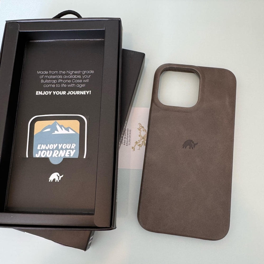 Bullstrap Luxury Leather Case